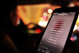 电脑屏幕闪烁抖动怎么办？详解维修方法解决屏幕闪烁问题